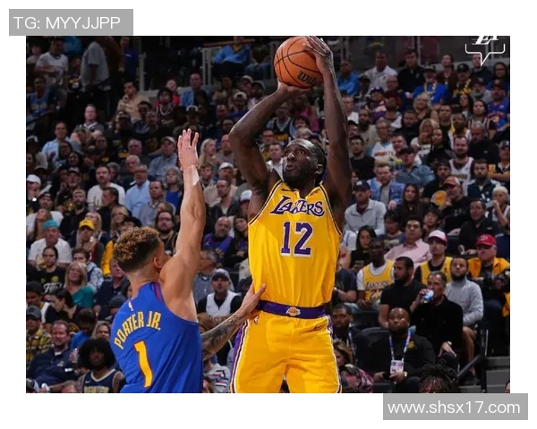 湖人对决掘金第四场戴维斯表现分析与比赛精彩瞬间回顾